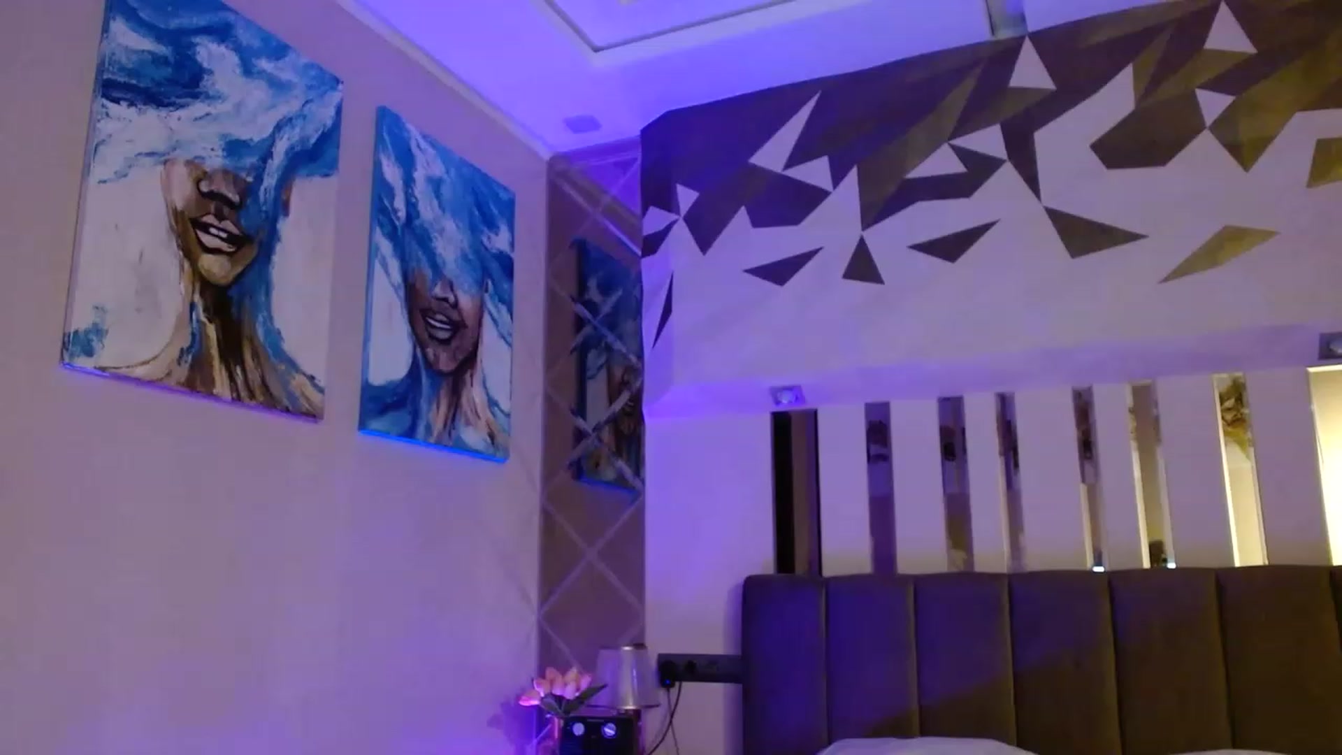 Gallery image thumbnail from IRONYGIRL's myfreecams stream on, 04/17/2023, 24:09 image 13 of 20