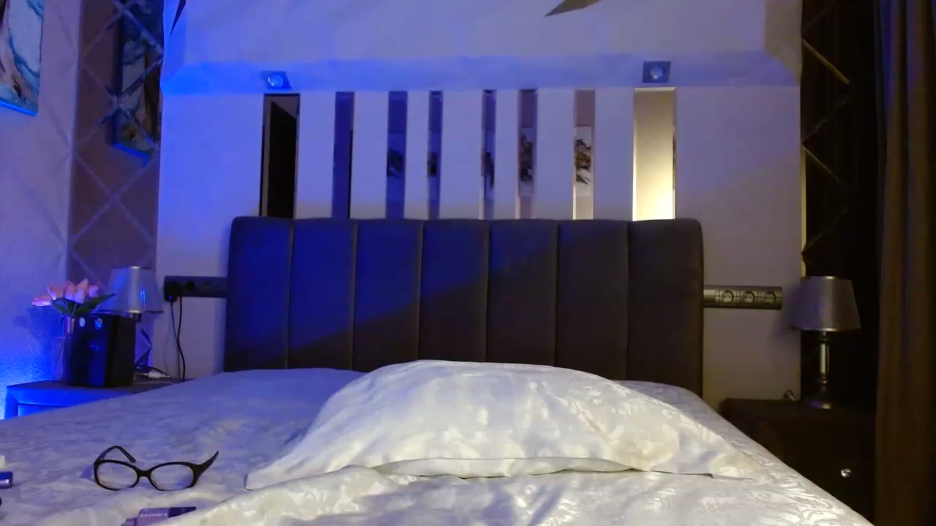 Gallery image thumbnail from IRONYGIRL's myfreecams stream on, 04/19/2023, 23:50 image 12 of 20