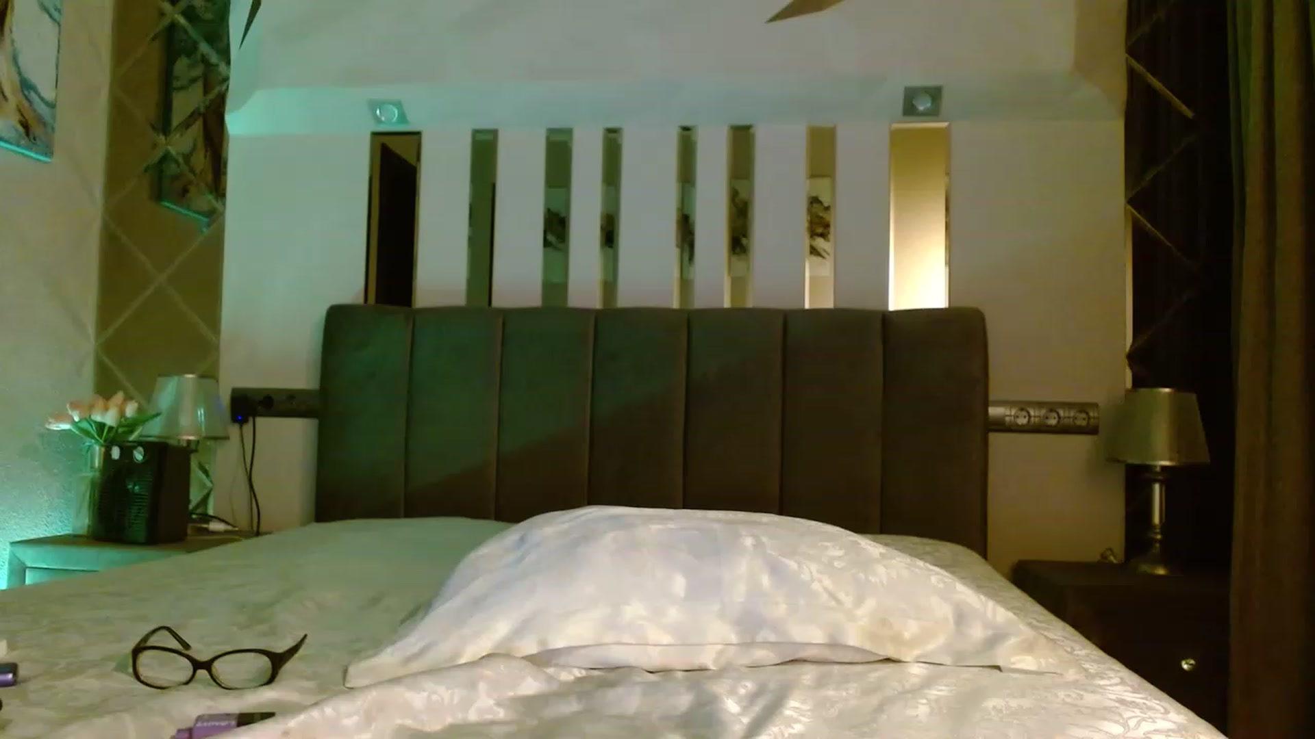 Gallery image thumbnail from IRONYGIRL's myfreecams stream on, 04/19/2023, 23:50 image 10 of 20