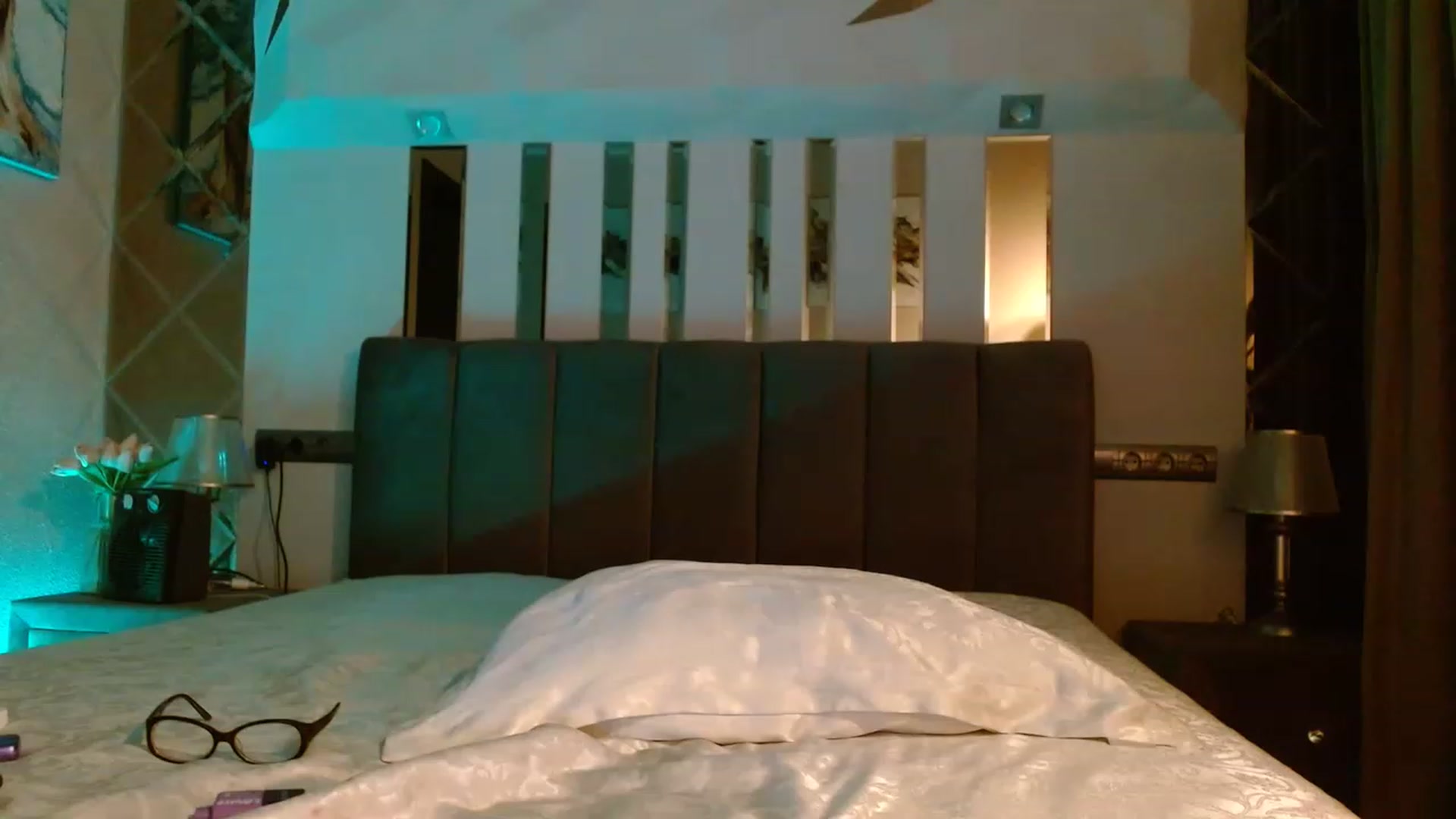 Gallery image thumbnail from IRONYGIRL's myfreecams stream on, 04/19/2023, 23:50 image 15 of 20