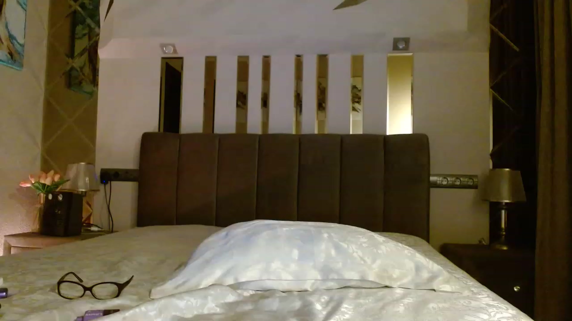 Gallery image thumbnail from IRONYGIRL's myfreecams stream on, 04/19/2023, 23:50 image 9 of 20