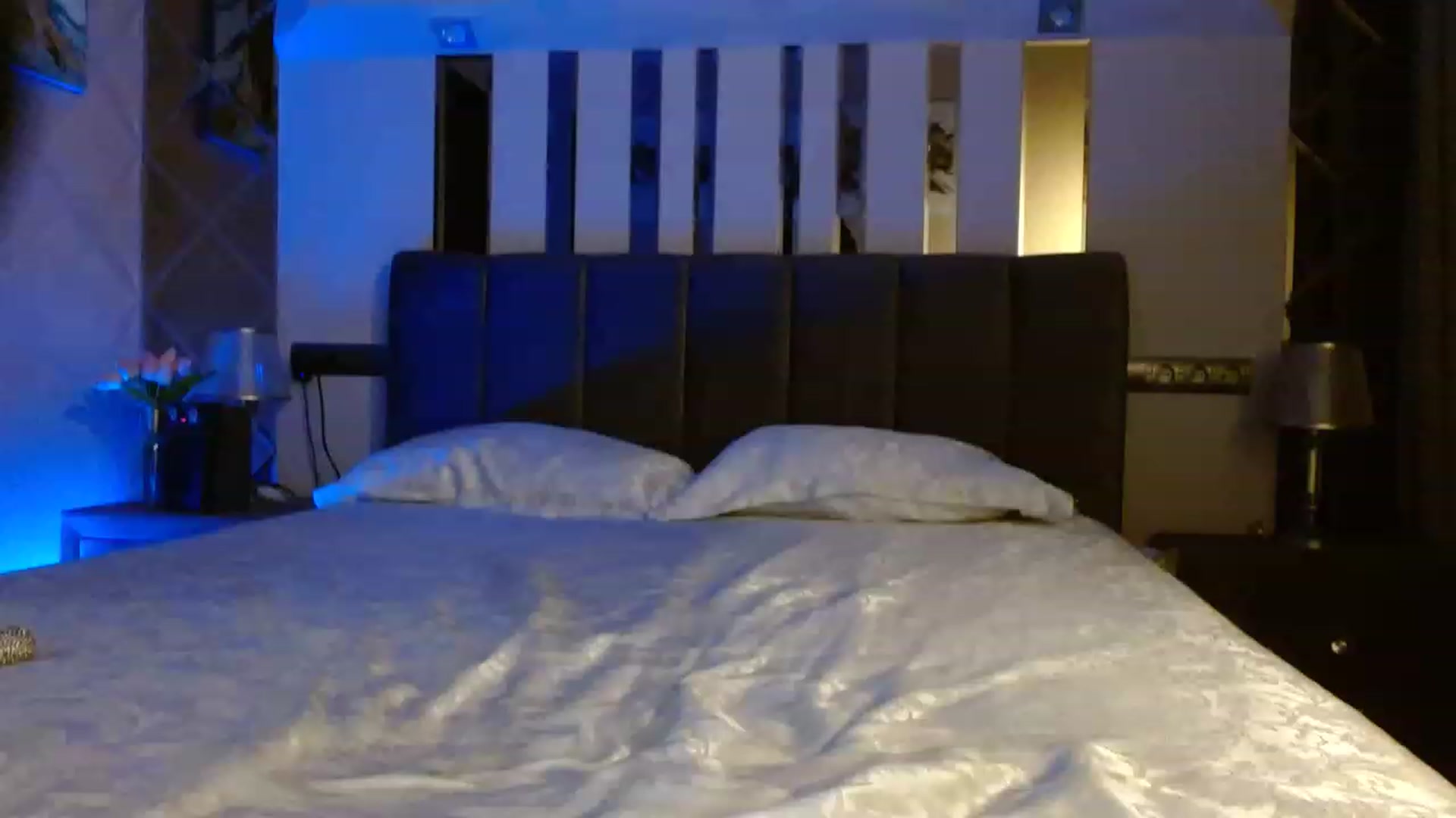 Gallery image thumbnail from IRONYGIRL's myfreecams stream on, 04/20/2023, 22:21 image 14 of 20