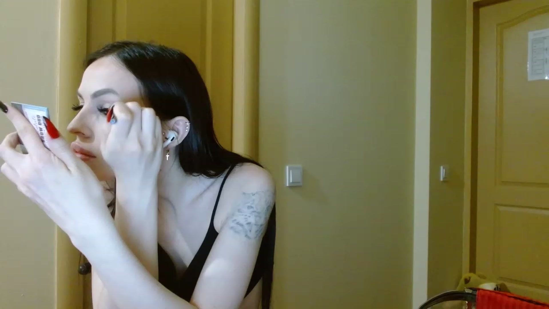 Gallery image thumbnail from IRONYGIRL's myfreecams stream on, 06/15/2023, 19:18 image 2 of 20