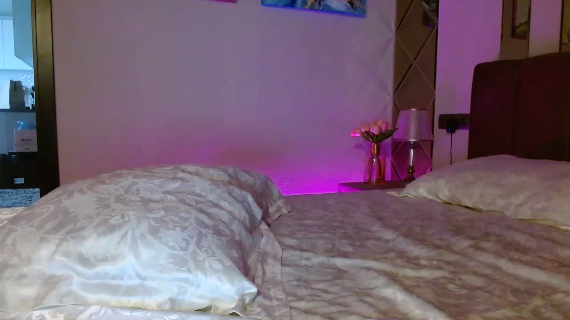 Gallery image thumbnail from IRONYGIRL's myfreecams stream on, 06/19/2023, 03:12 image 10 of 20