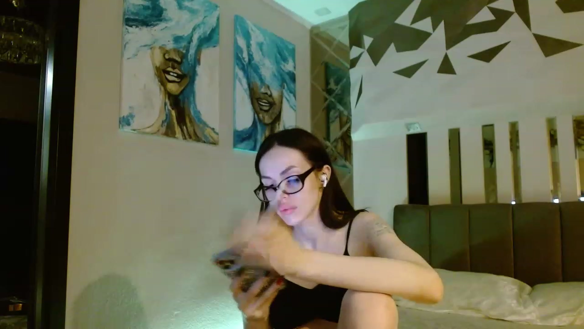 Gallery image thumbnail from IRONYGIRL's myfreecams stream on, 06/19/2023, 18:51 image 17 of 20