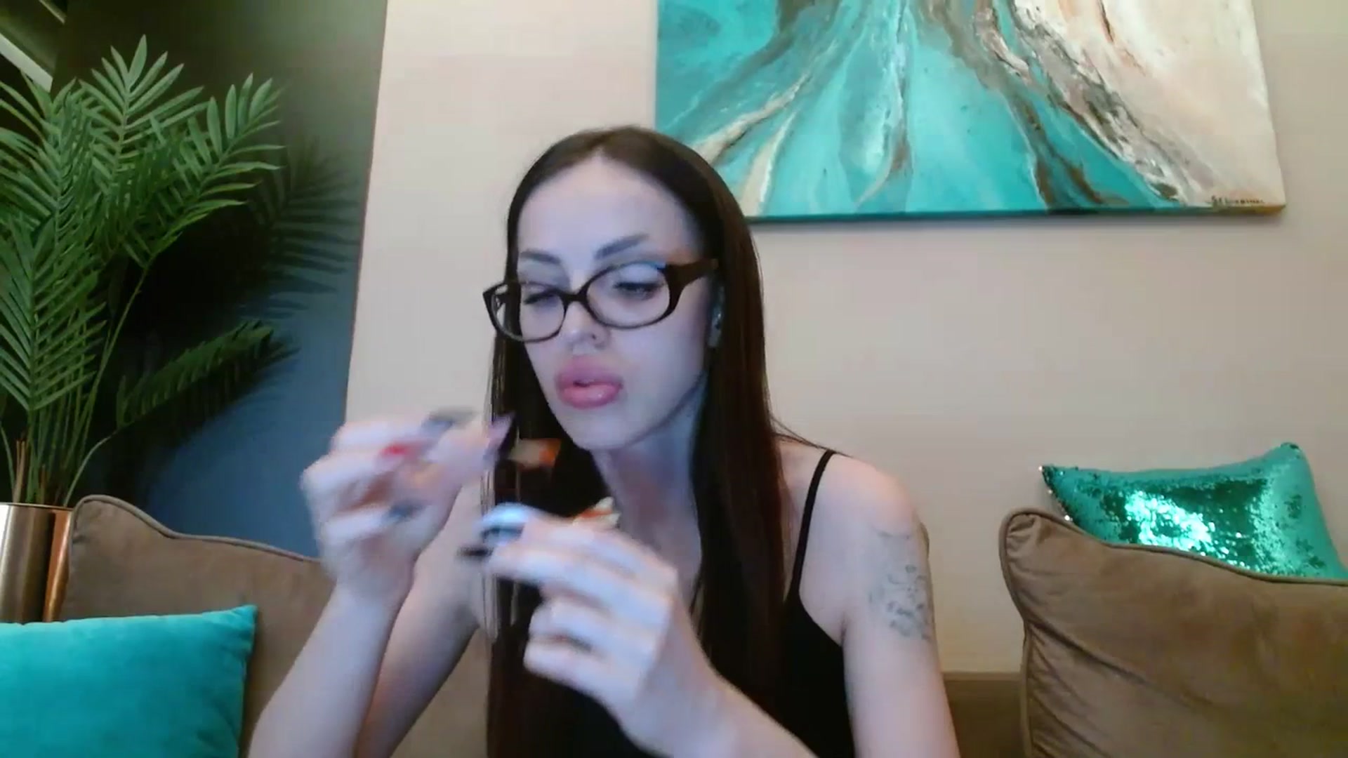 Gallery image thumbnail from IRONYGIRL's myfreecams stream on, 07/20/2023, 17:35 image 12 of 20