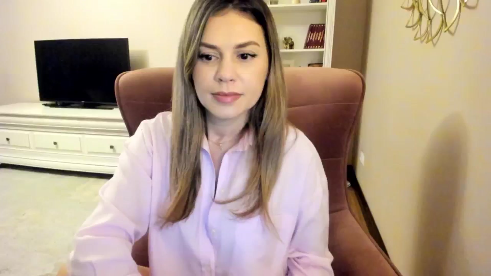 Gallery image thumbnail from IRhiannon's myfreecams stream on, 11/18/2024, 24:01 image 18 of 20