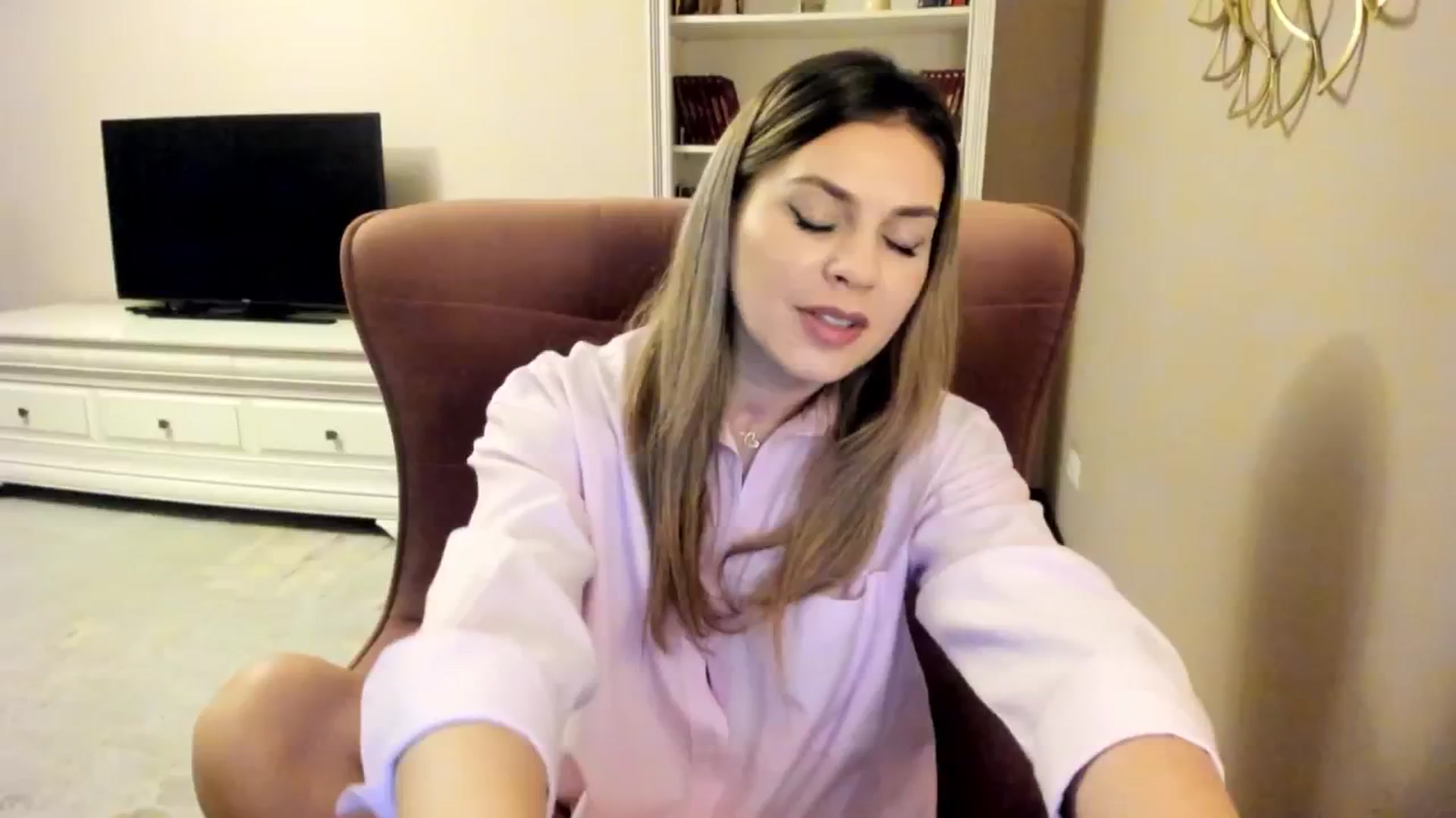 Gallery image thumbnail from IRhiannon's myfreecams stream on, 11/18/2024, 24:01 image 20 of 20