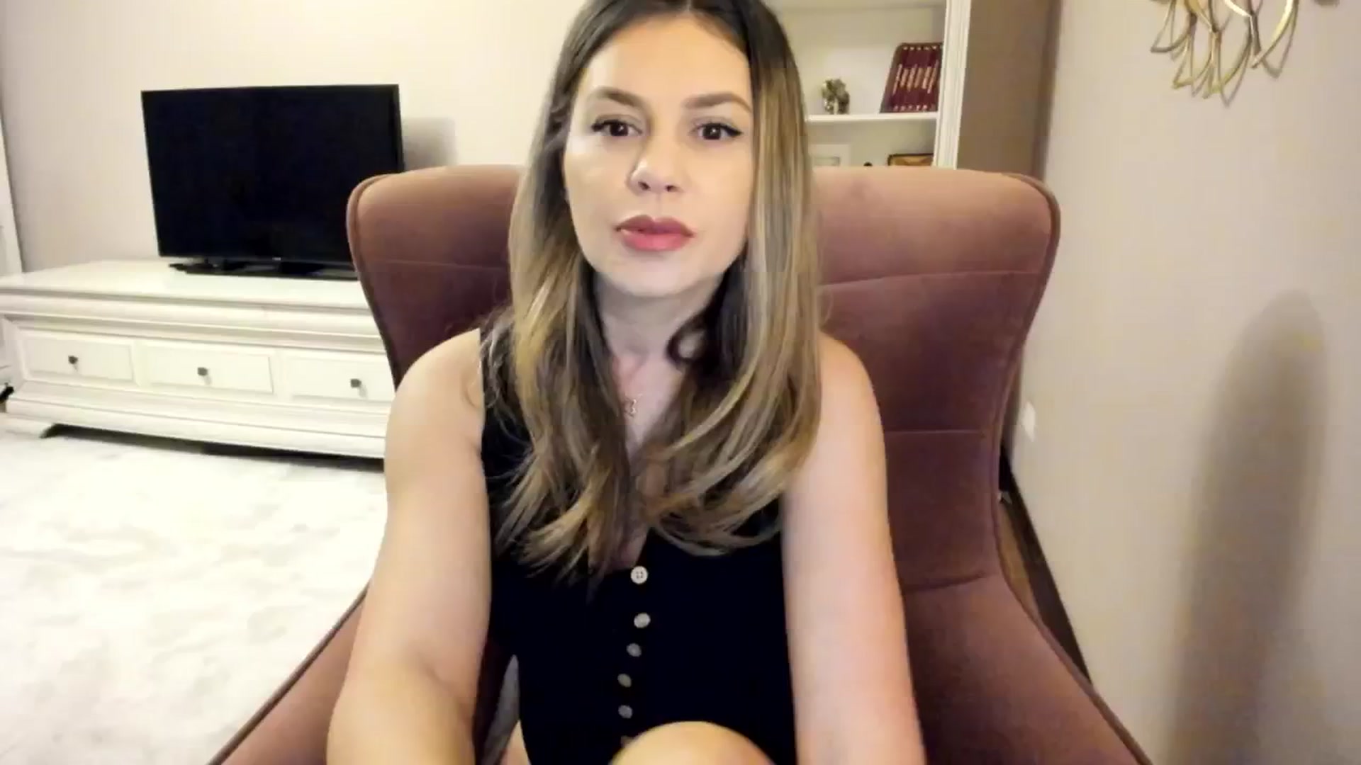 Gallery image thumbnail from IRhiannon's myfreecams stream on, 12/03/2024, 03:09 image 7 of 20