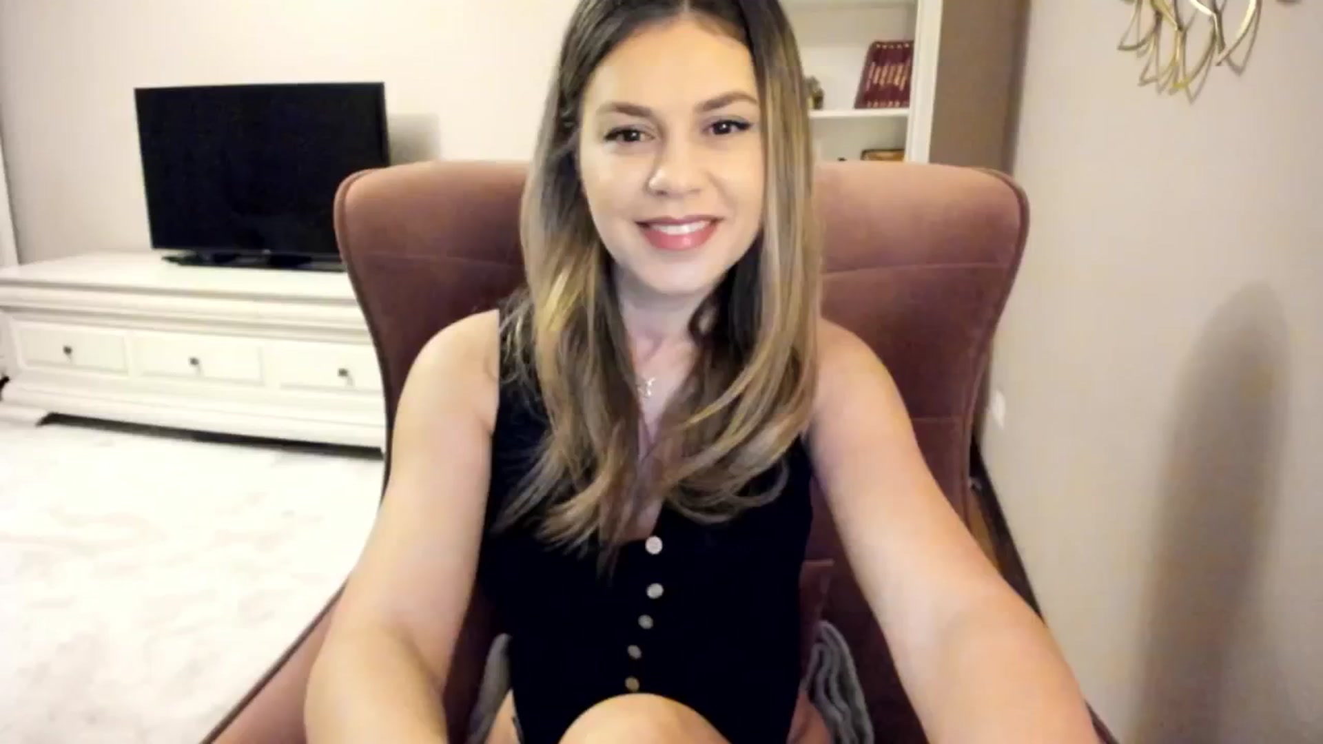 Gallery image thumbnail from IRhiannon's myfreecams stream on, 12/03/2024, 03:09 image 6 of 20