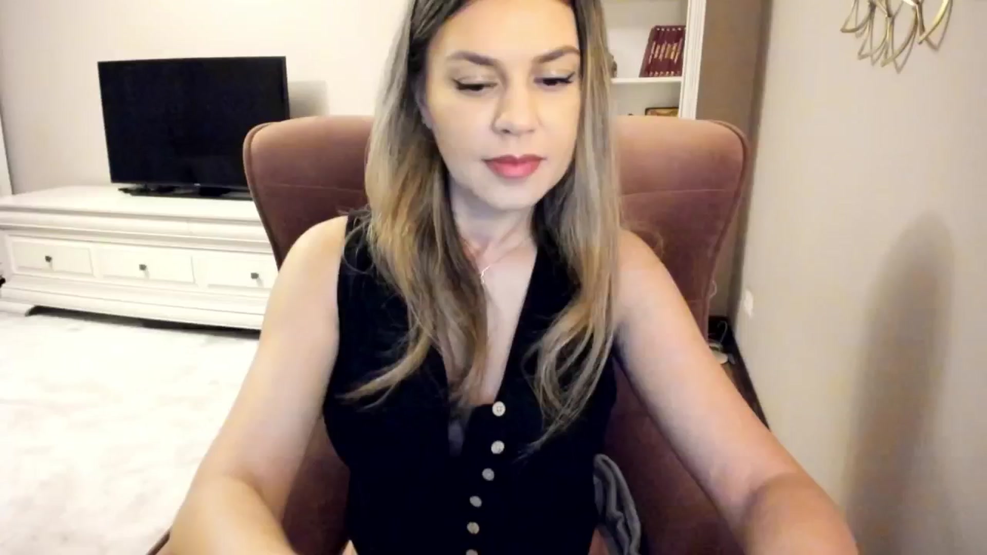 Gallery image thumbnail from IRhiannon's myfreecams stream on, 12/03/2024, 03:09 image 20 of 20
