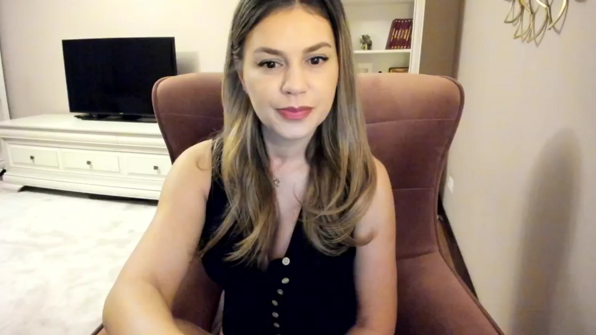 Gallery image thumbnail from IRhiannon's myfreecams stream on, 12/03/2024, 03:09 image 1 of 20