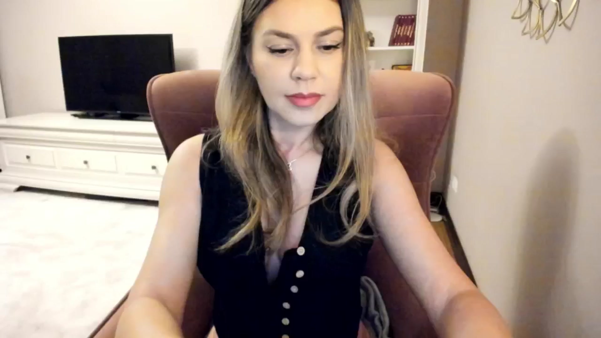 Gallery image thumbnail from IRhiannon's myfreecams stream on, 12/03/2024, 03:09 image 18 of 20