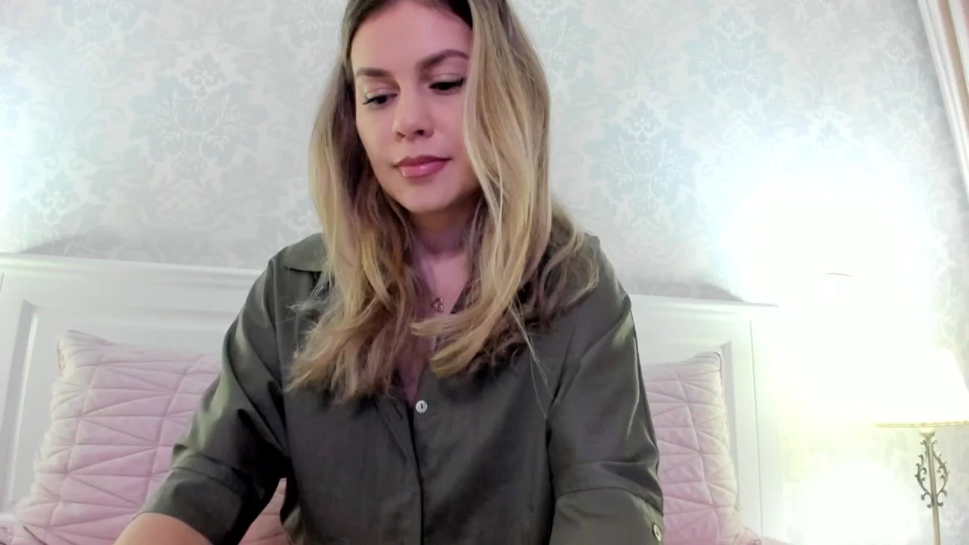 Gallery image thumbnail from IRhiannon's myfreecams stream on, 12/10/2024, 04:45 image 6 of 20