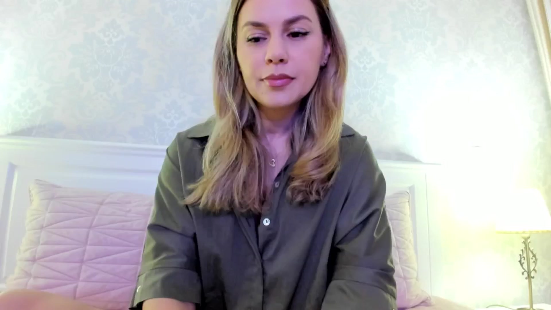 Gallery image thumbnail from IRhiannon's myfreecams stream on, 12/10/2024, 04:45 image 8 of 20