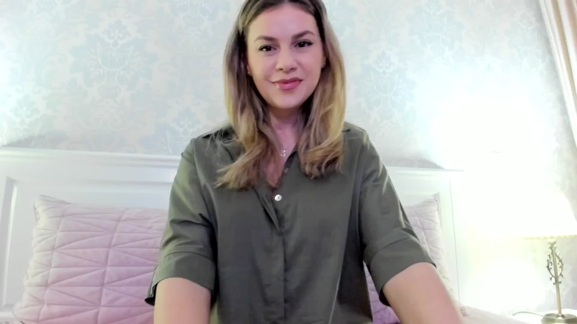 Gallery image thumbnail from IRhiannon's myfreecams stream on, 12/10/2024, 04:45 image 12 of 20