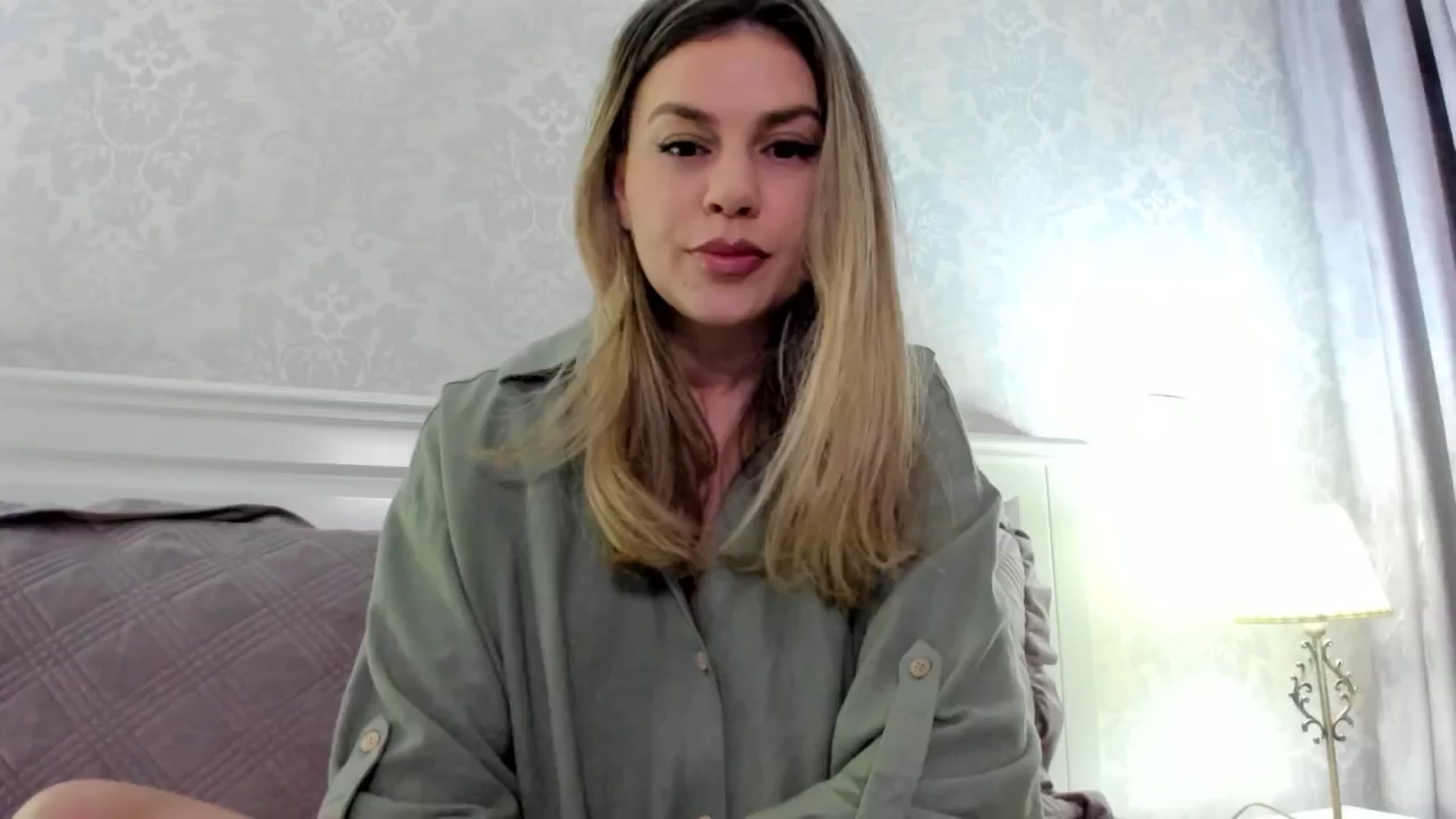 Gallery image thumbnail from IRhiannon's myfreecams stream on, 12/30/2024, 24:15 image 17 of 20