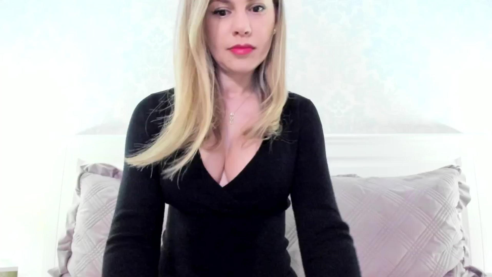 Gallery image thumbnail from IRhiannon's myfreecams stream on, 01/15/2025, 02:33 image 7 of 20