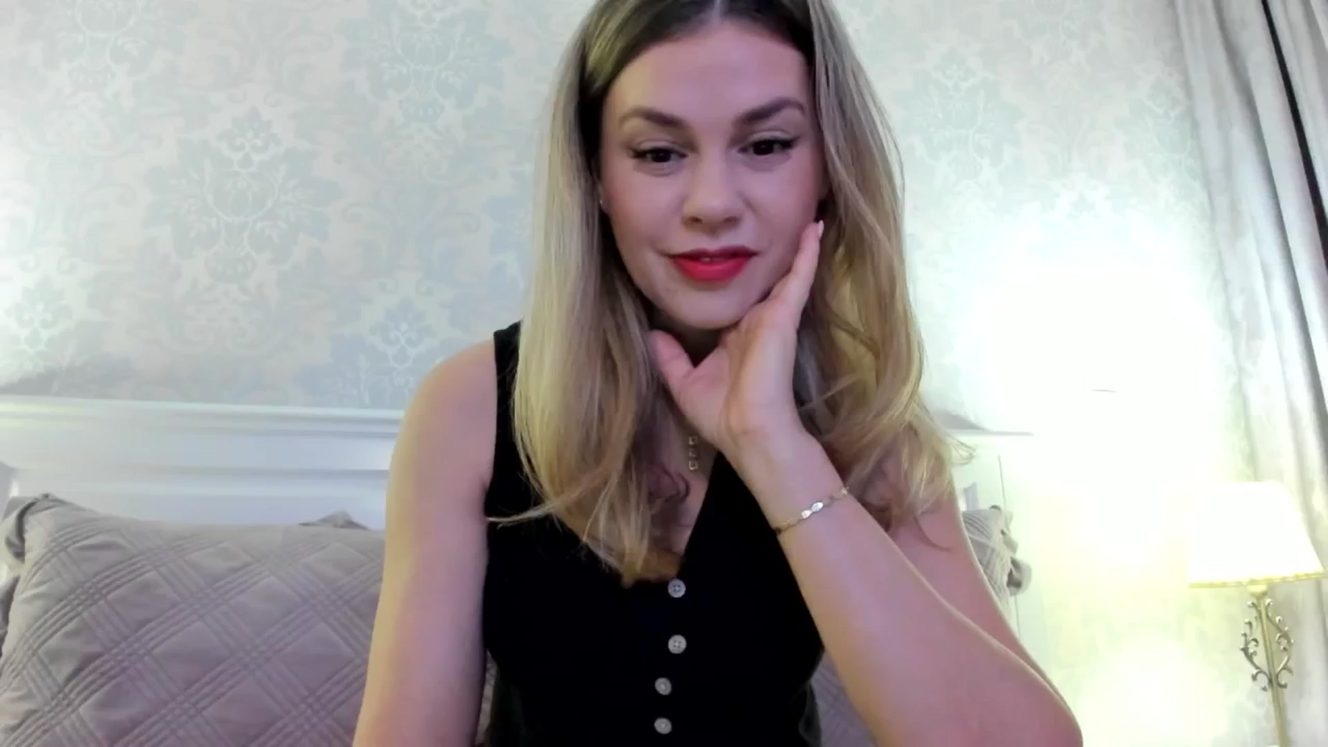 Gallery image thumbnail from IRhiannon's myfreecams stream on, 01/17/2025, 01:32 image 5 of 20