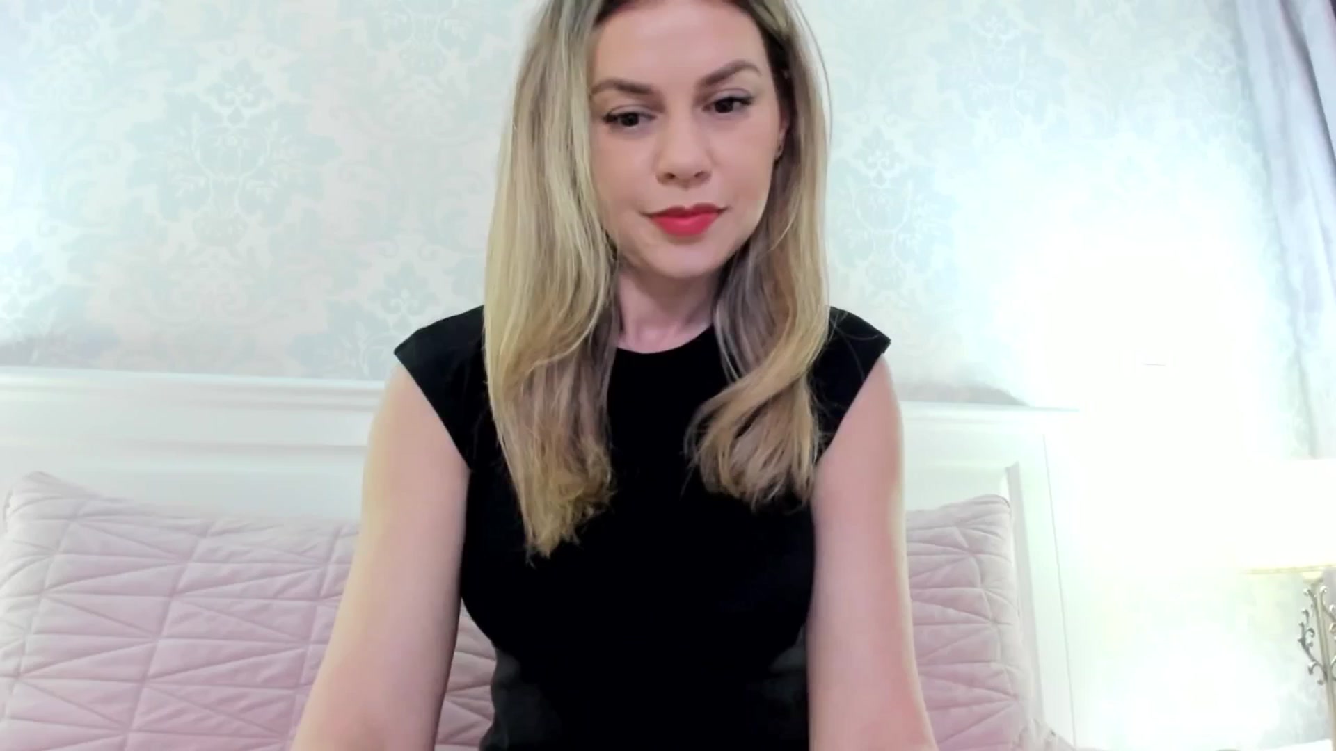 Gallery image thumbnail from IRhiannon's myfreecams stream on, 01/19/2025, 05:37 image 4 of 20