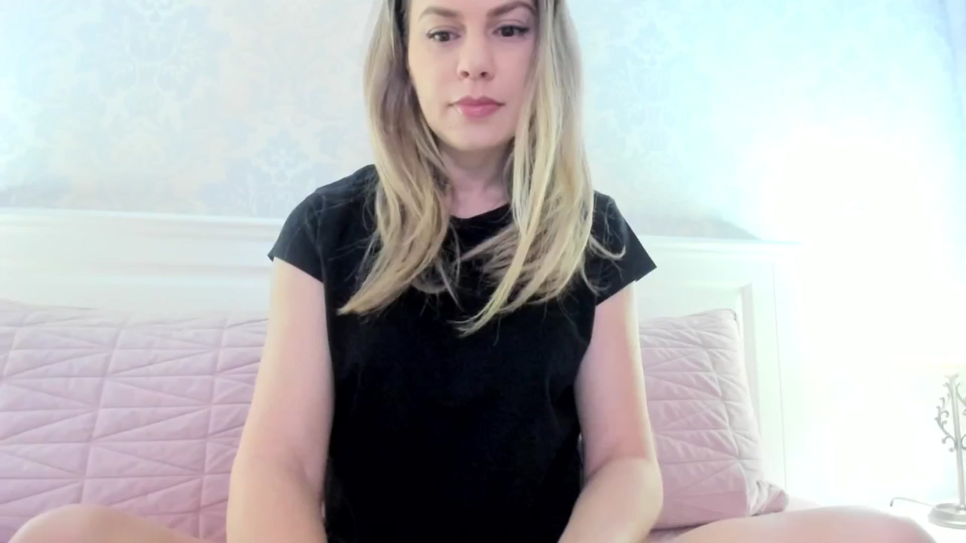 Gallery image thumbnail from IRhiannon's myfreecams stream on, 01/23/2025, 02:05 image 15 of 20