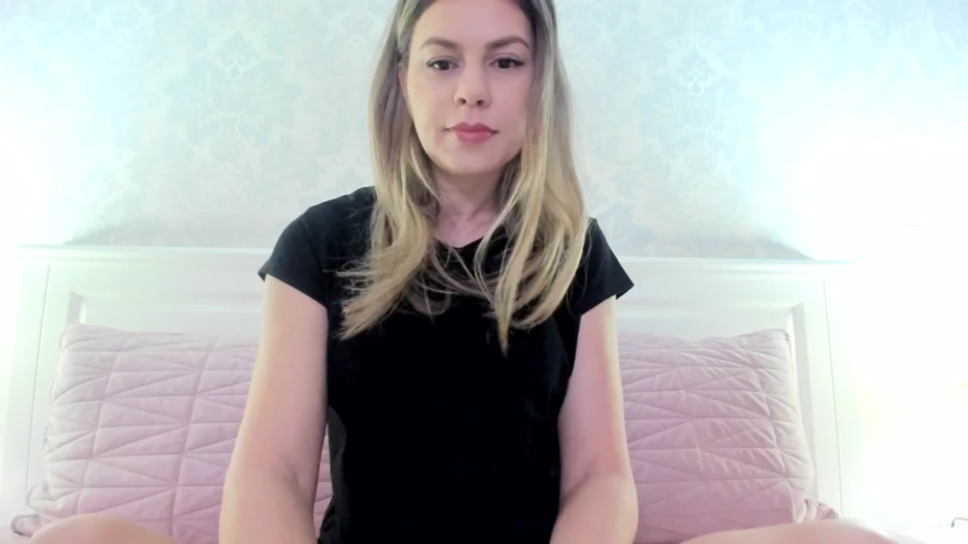 Gallery image thumbnail from IRhiannon's myfreecams stream on, 01/23/2025, 02:05 image 1 of 20