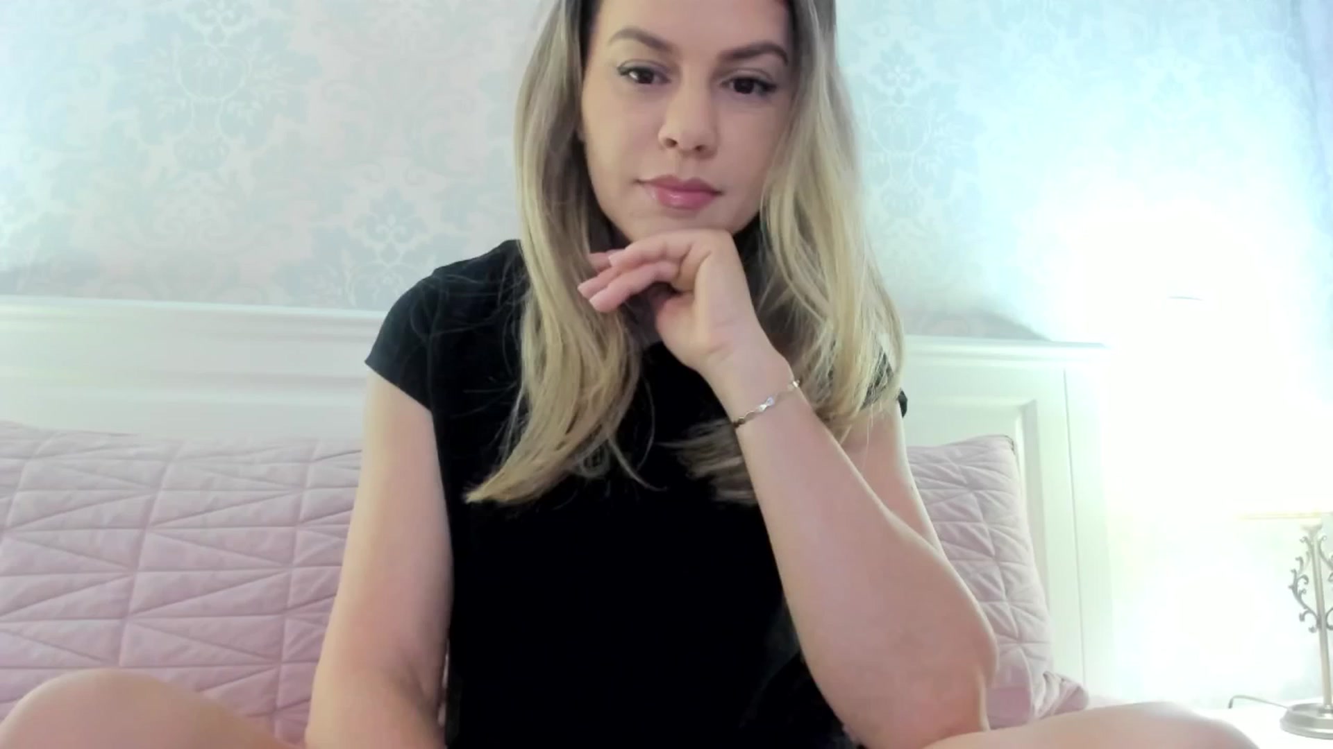 Gallery image thumbnail from IRhiannon's myfreecams stream on, 01/23/2025, 02:05 image 20 of 20