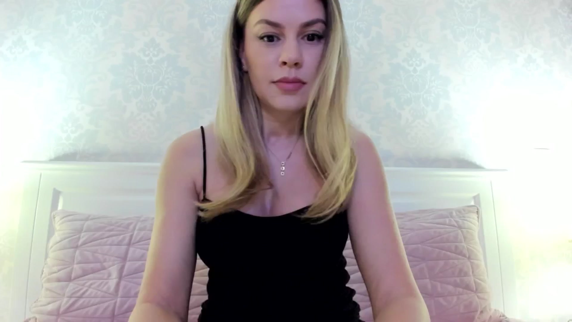 Gallery image thumbnail from IRhiannon's myfreecams stream on, 02/03/2025, 24:00 image 6 of 20
