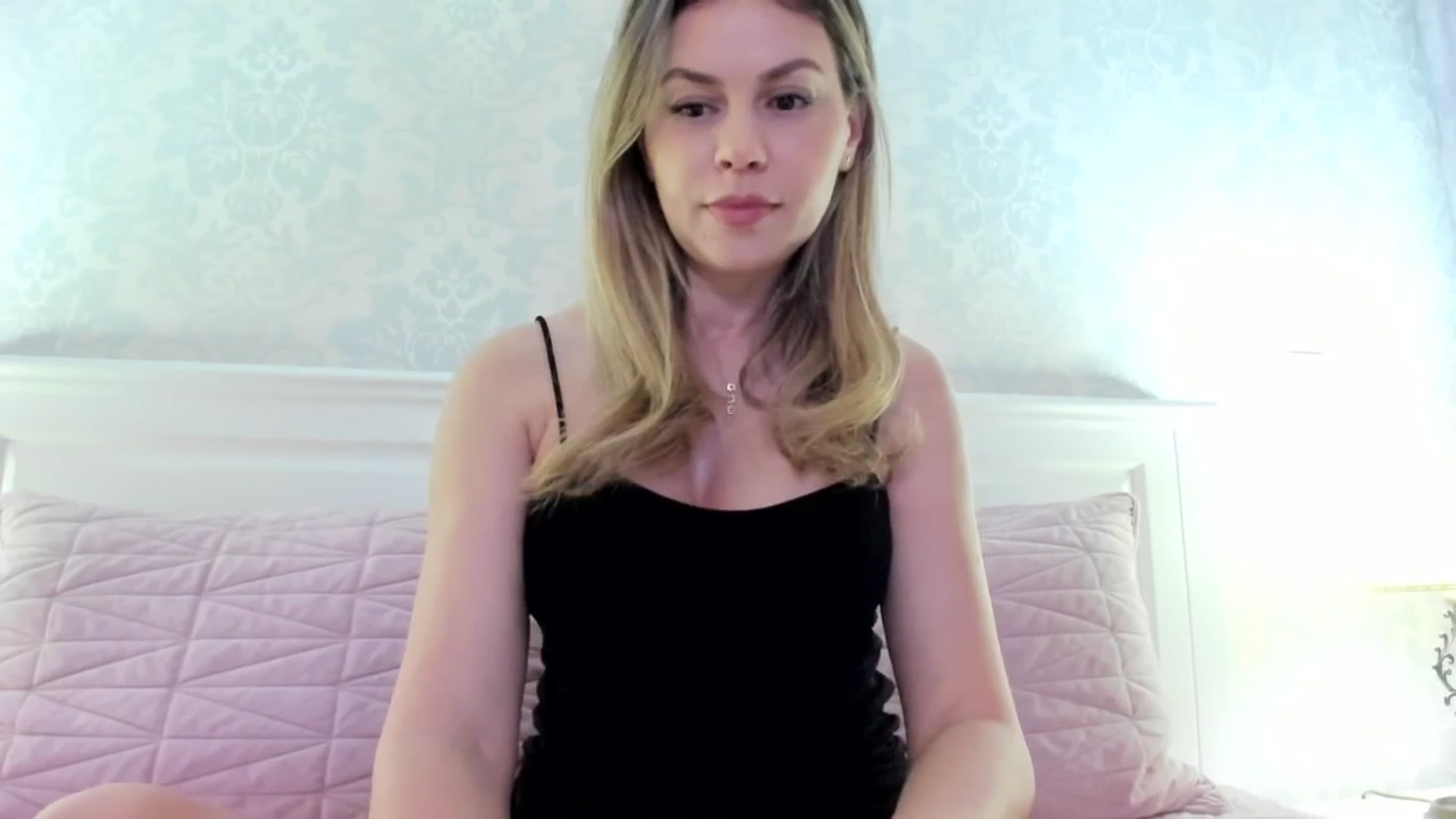 Gallery image thumbnail from IRhiannon's myfreecams stream on, 02/03/2025, 01:02 image 18 of 20