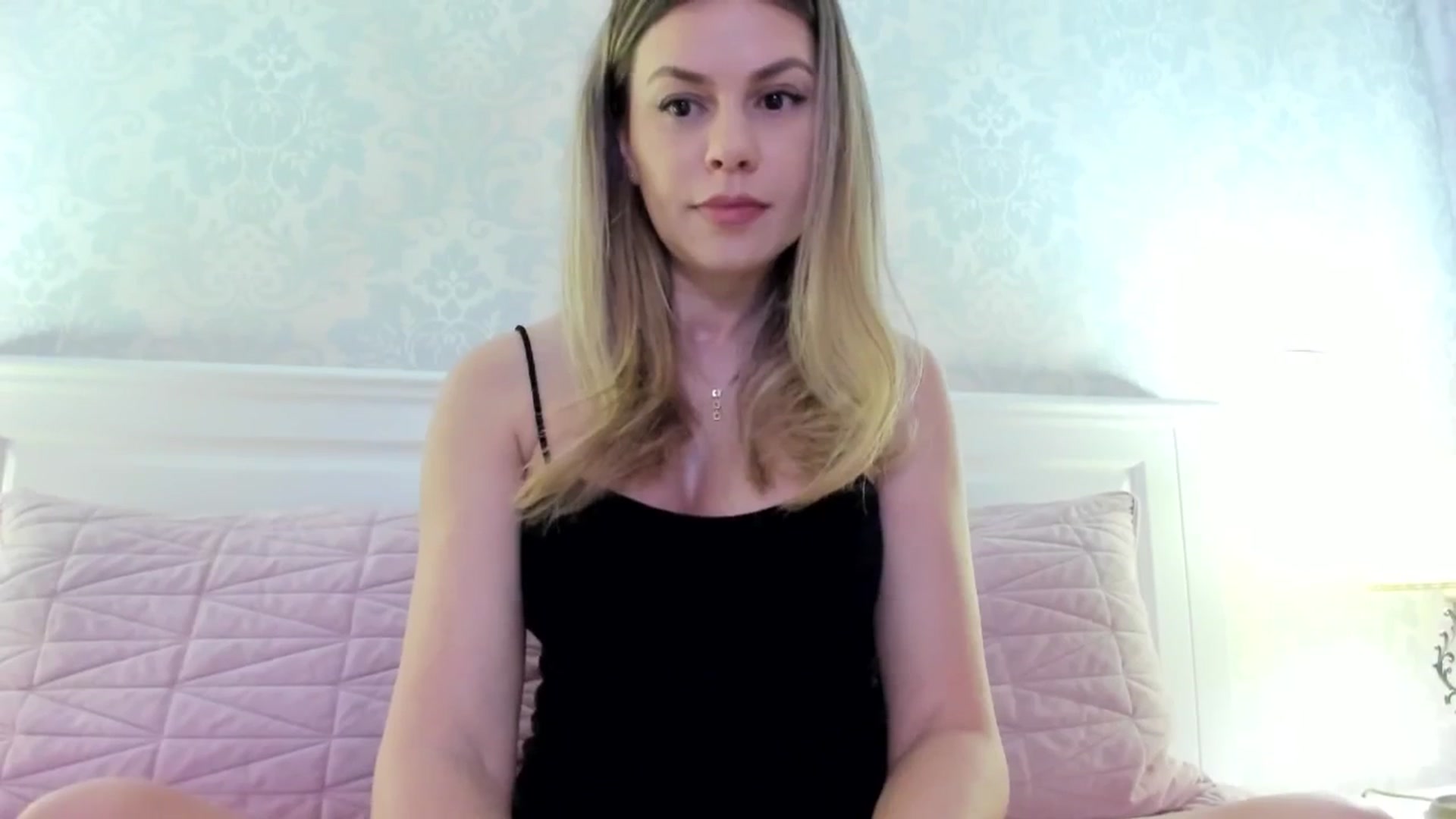 Gallery image thumbnail from IRhiannon's myfreecams stream on, 02/03/2025, 01:02 image 20 of 20