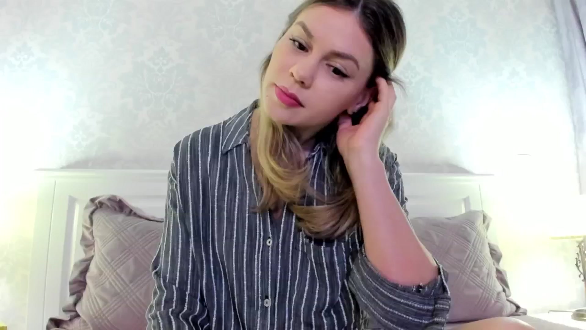 Gallery image thumbnail from IRhiannon's myfreecams stream on, 02/11/2025, 03:53 image 3 of 20