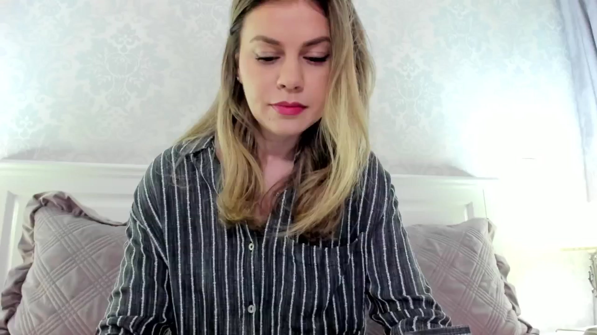 Gallery image thumbnail from IRhiannon's myfreecams stream on, 02/11/2025, 03:53 image 7 of 20