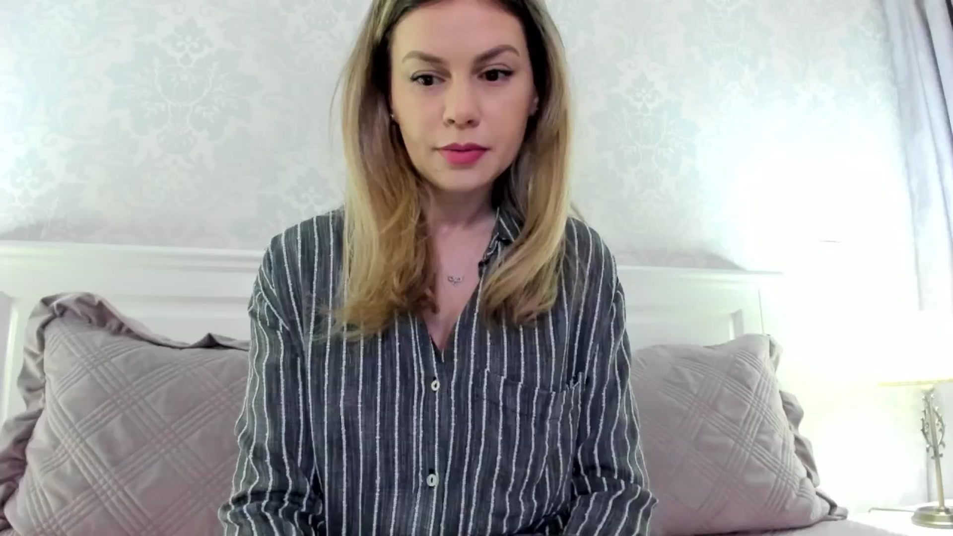 Gallery image thumbnail from IRhiannon's myfreecams stream on, 02/11/2025, 03:53 image 15 of 20