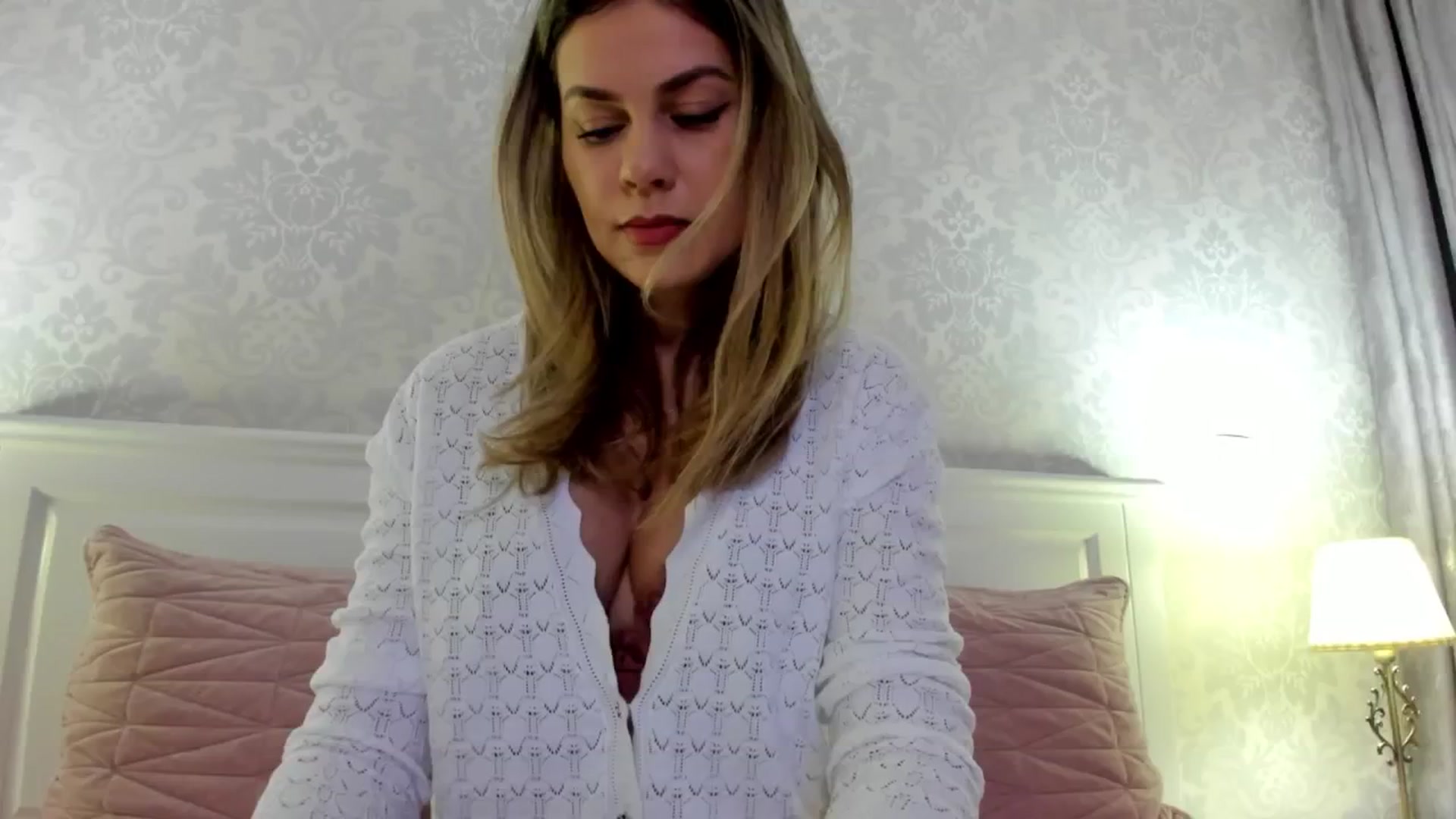 Gallery image thumbnail from IRhiannon's myfreecams stream on, 02/19/2025, 02:56 image 6 of 20