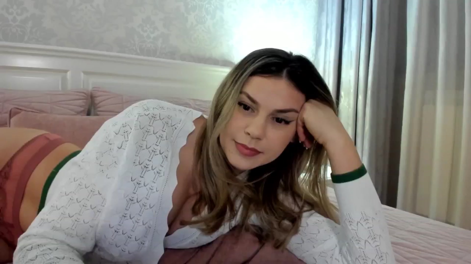 Gallery image thumbnail from IRhiannon's myfreecams stream on, 02/19/2025, 04:44 image 13 of 20