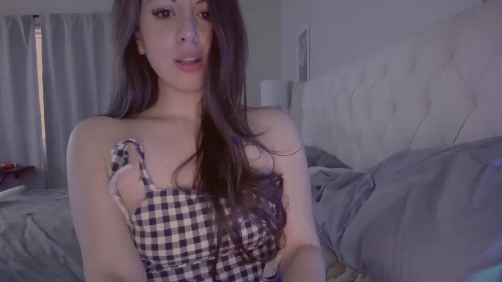 Gallery image thumbnail from ISAversary's myfreecams stream on, 03/31/2024, 01:29 image 8 of 20