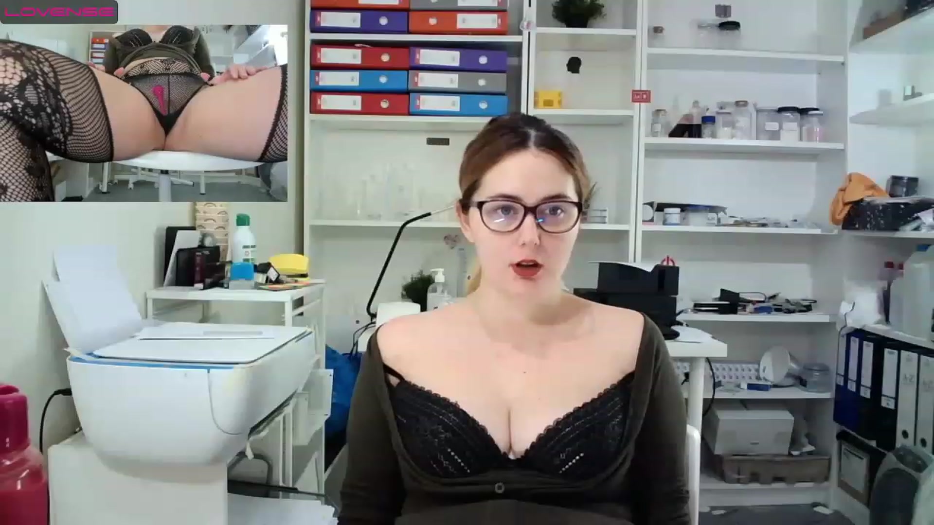 Gallery image thumbnail from IT_Ariana's myfreecams stream on, 12/08/2022, 18:39 image 7 of 20