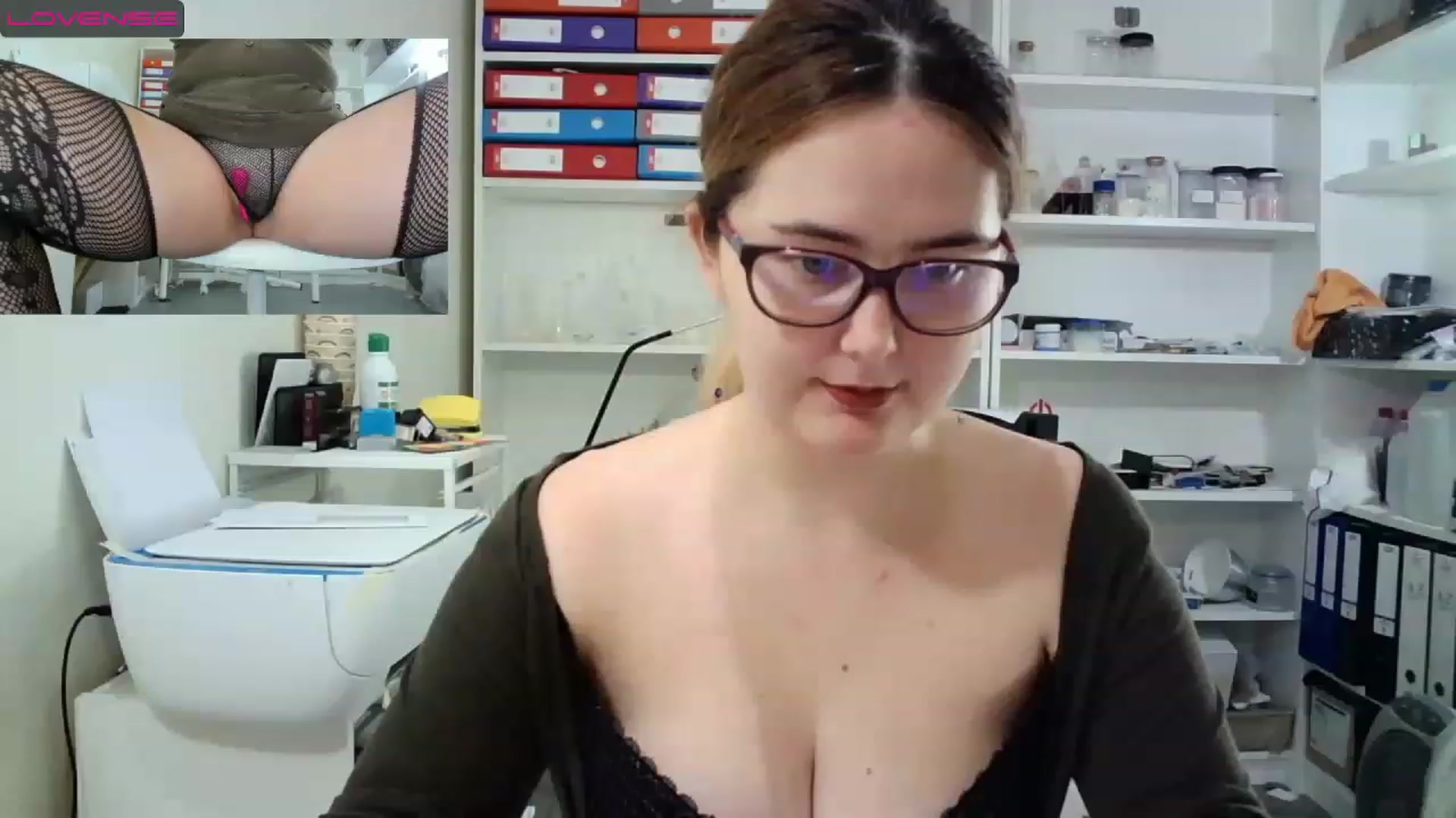 Gallery image thumbnail from IT_Ariana's myfreecams stream on, 12/08/2022, 18:39 image 5 of 20