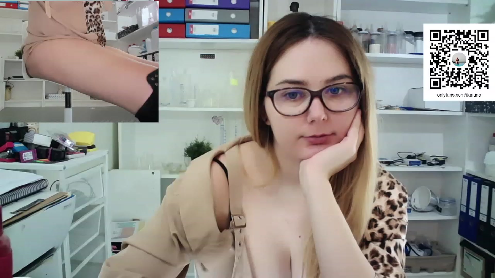 Gallery image thumbnail from IT_Ariana's myfreecams stream on, 12/15/2022, 21:05 image 12 of 20