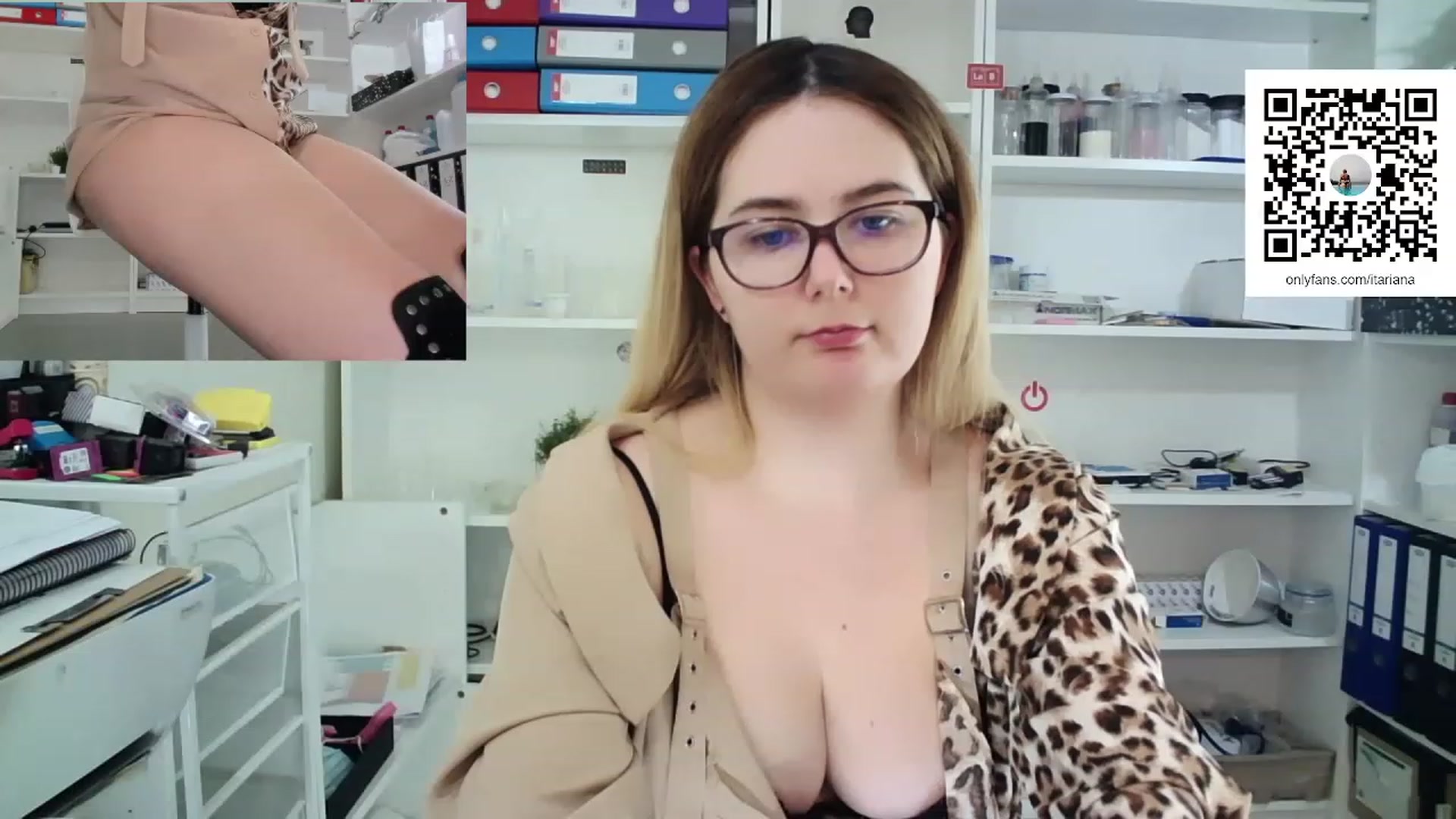 Gallery image thumbnail from IT_Ariana's myfreecams stream on, 12/15/2022, 21:05 image 3 of 20