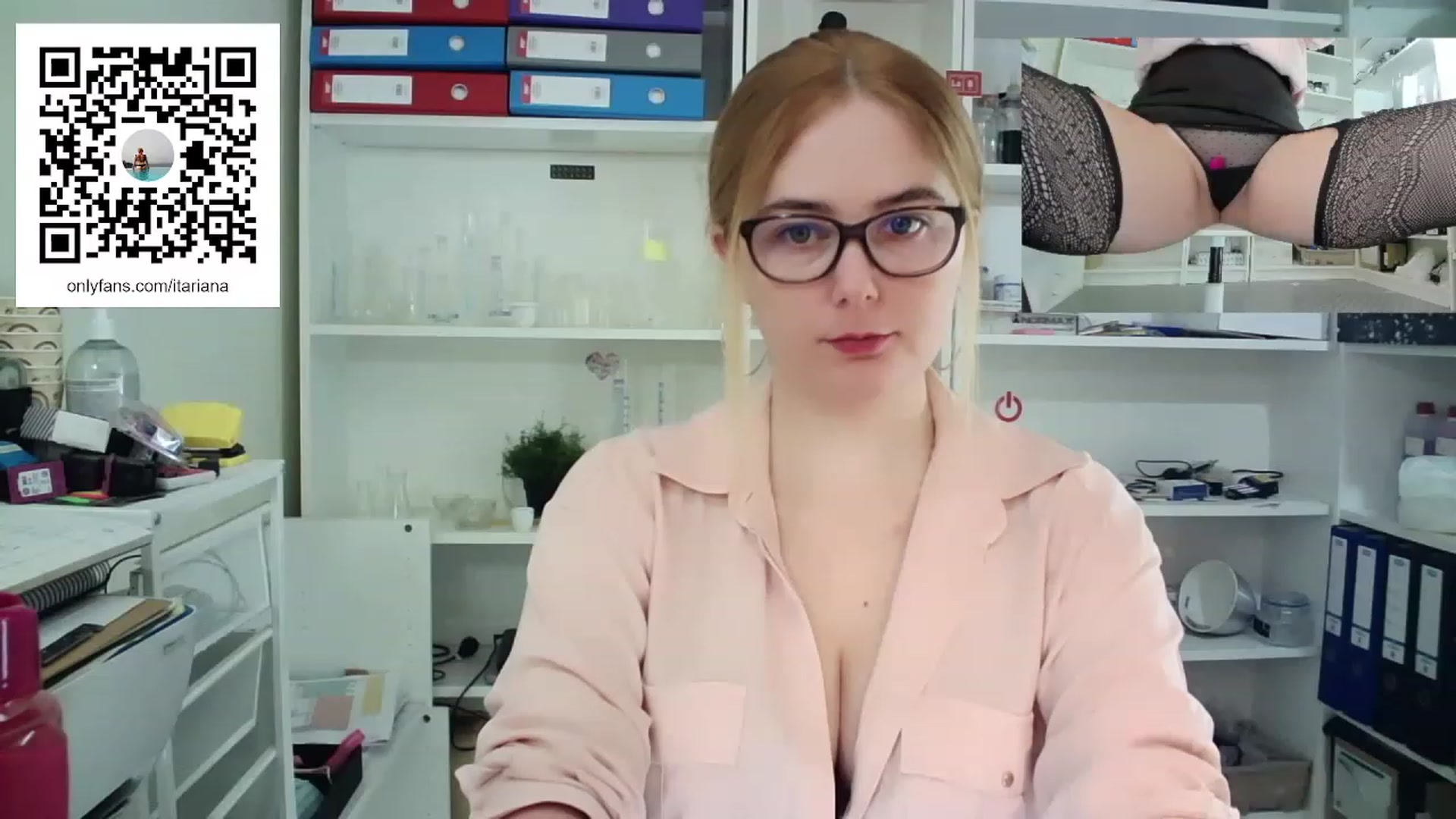 Gallery image thumbnail from IT_Ariana's myfreecams stream on, 12/19/2022, 19:59 image 7 of 20