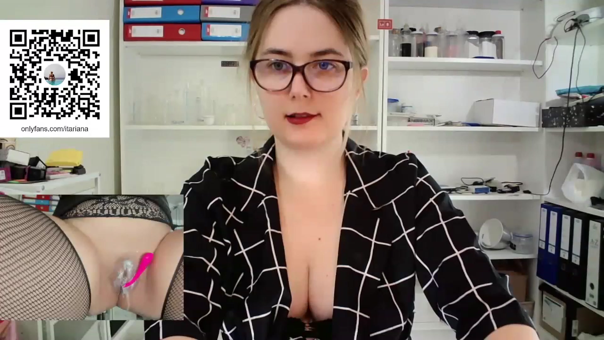 Gallery image thumbnail from IT_Ariana's myfreecams stream on, 02/17/2023, 19:35 image 3 of 20