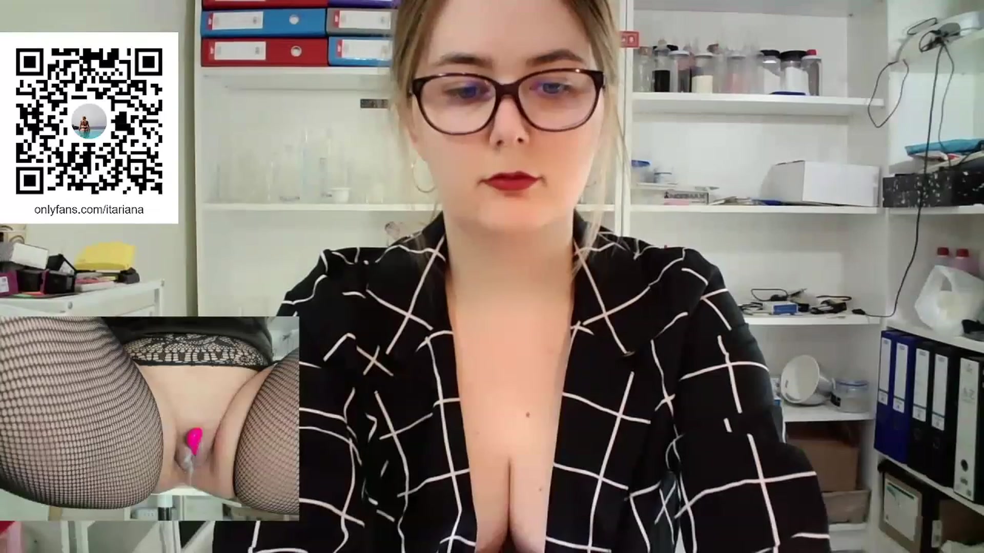 Gallery image thumbnail from IT_Ariana's myfreecams stream on, 02/17/2023, 19:35 image 4 of 20