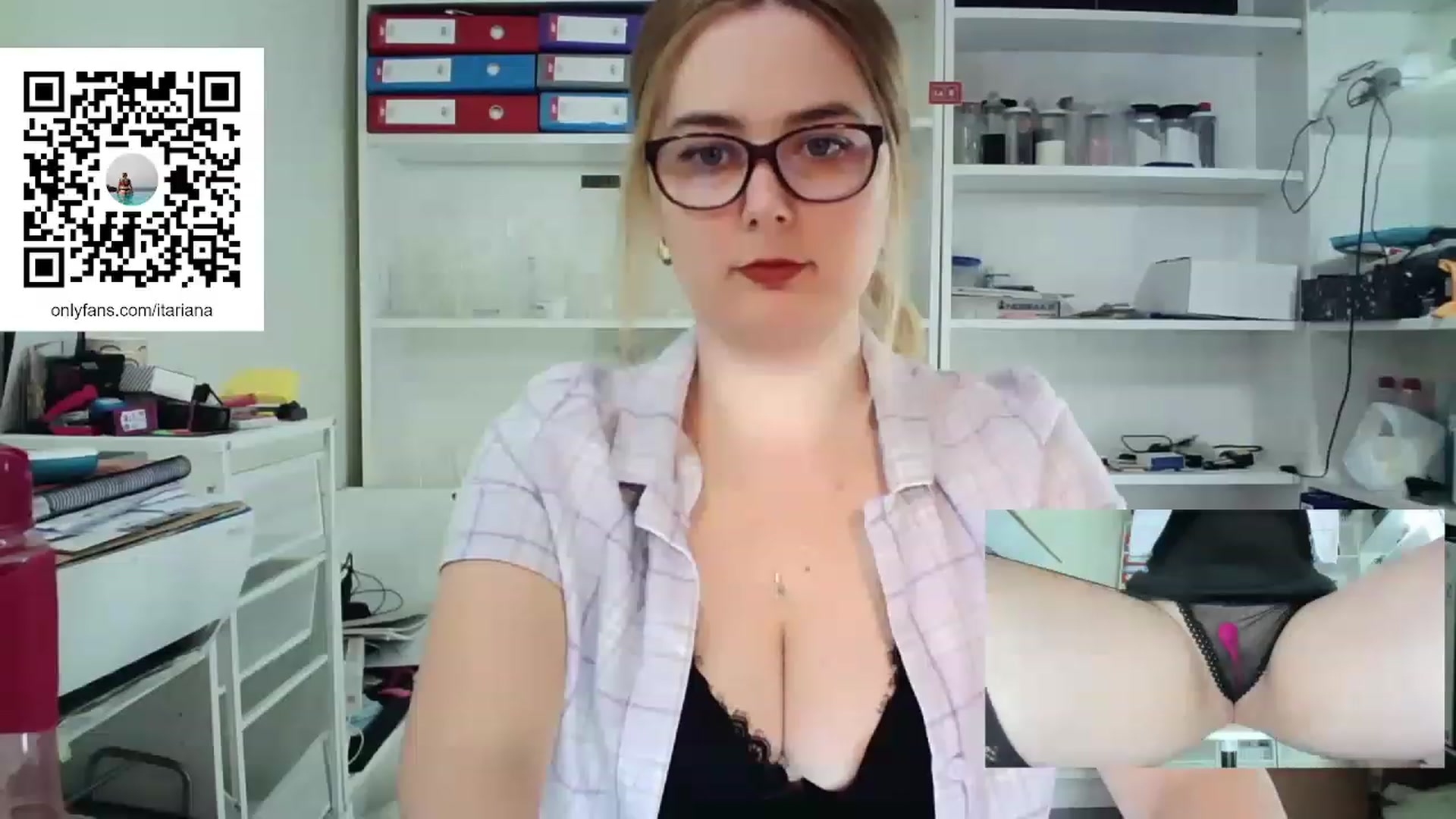 Gallery image thumbnail from IT_Ariana's myfreecams stream on, 03/23/2023, 18:28 image 10 of 20