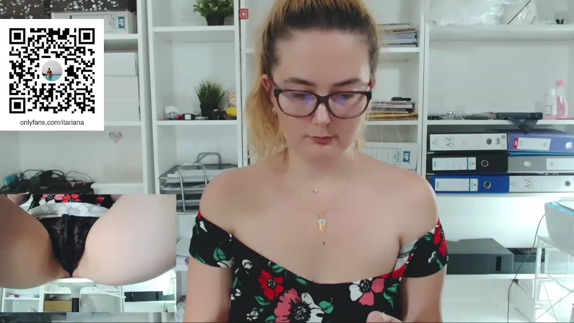 Gallery image thumbnail from IT_Ariana's myfreecams stream on, 06/19/2023, 17:59 image 3 of 20
