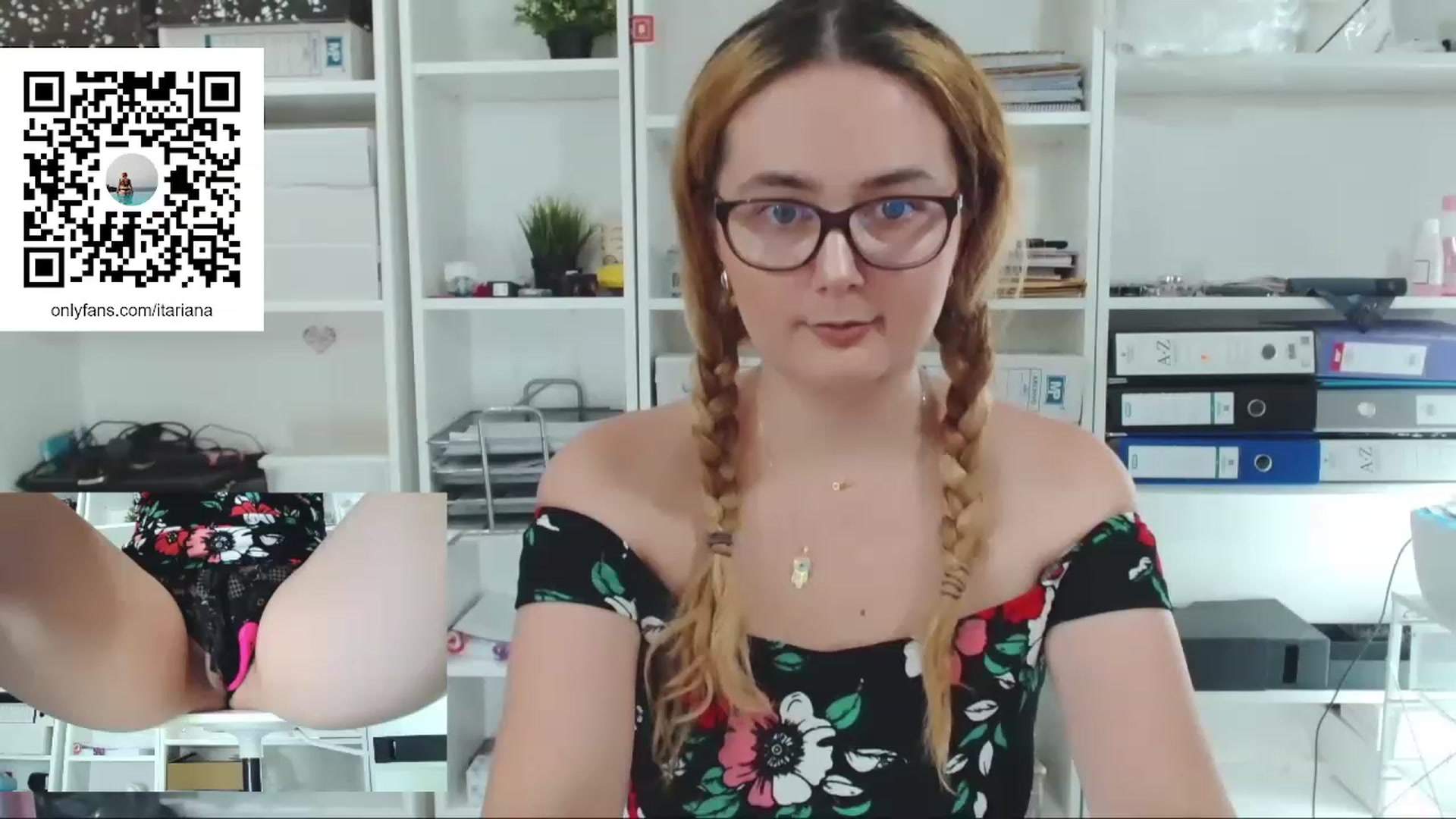 Gallery image thumbnail from IT_Ariana's myfreecams stream on, 06/19/2023, 19:03 image 12 of 20