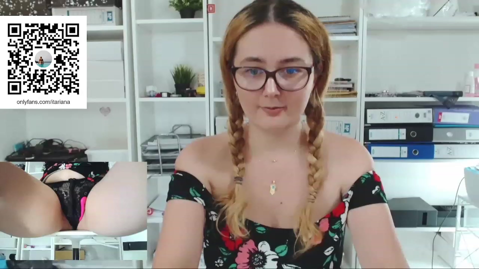 Gallery image thumbnail from IT_Ariana's myfreecams stream on, 06/19/2023, 20:49 image 4 of 20