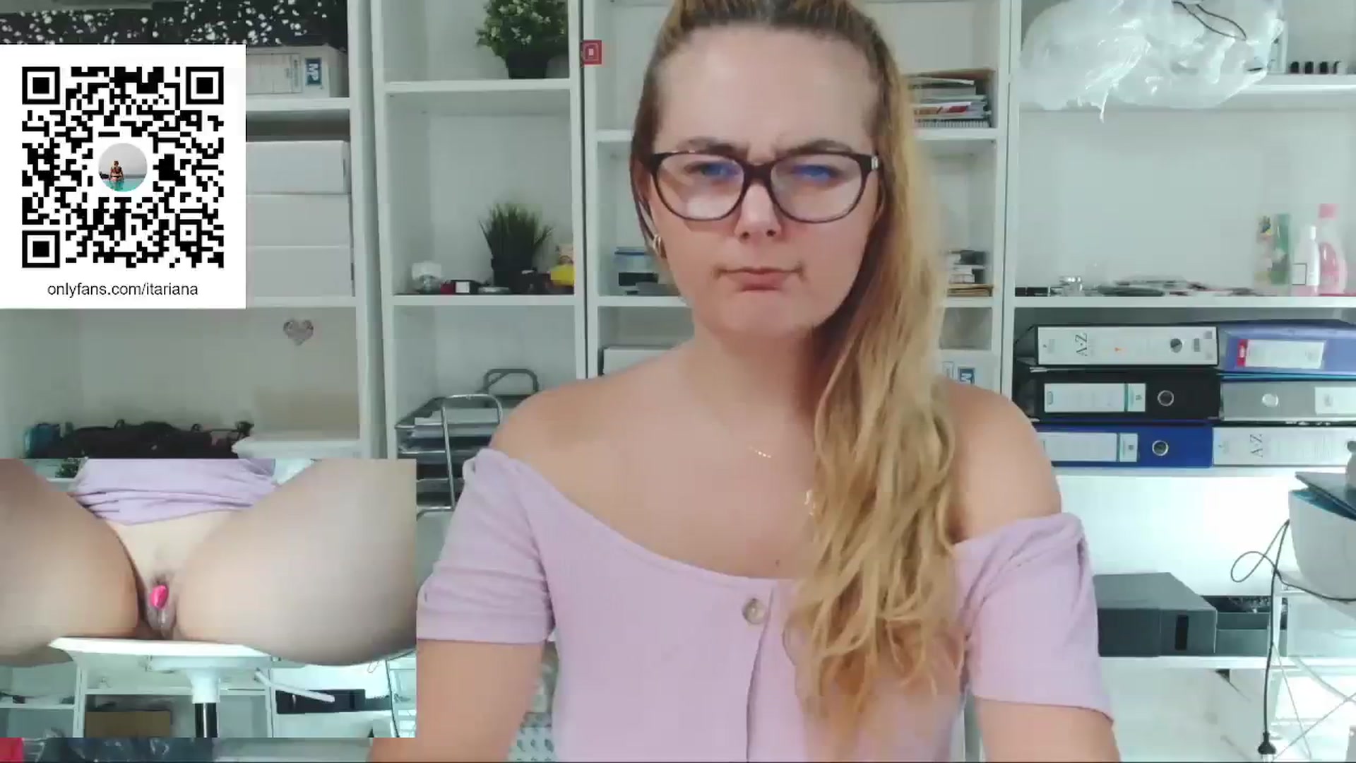 Gallery image thumbnail from IT_Ariana's myfreecams stream on, 08/17/2023, 21:18 image 6 of 20