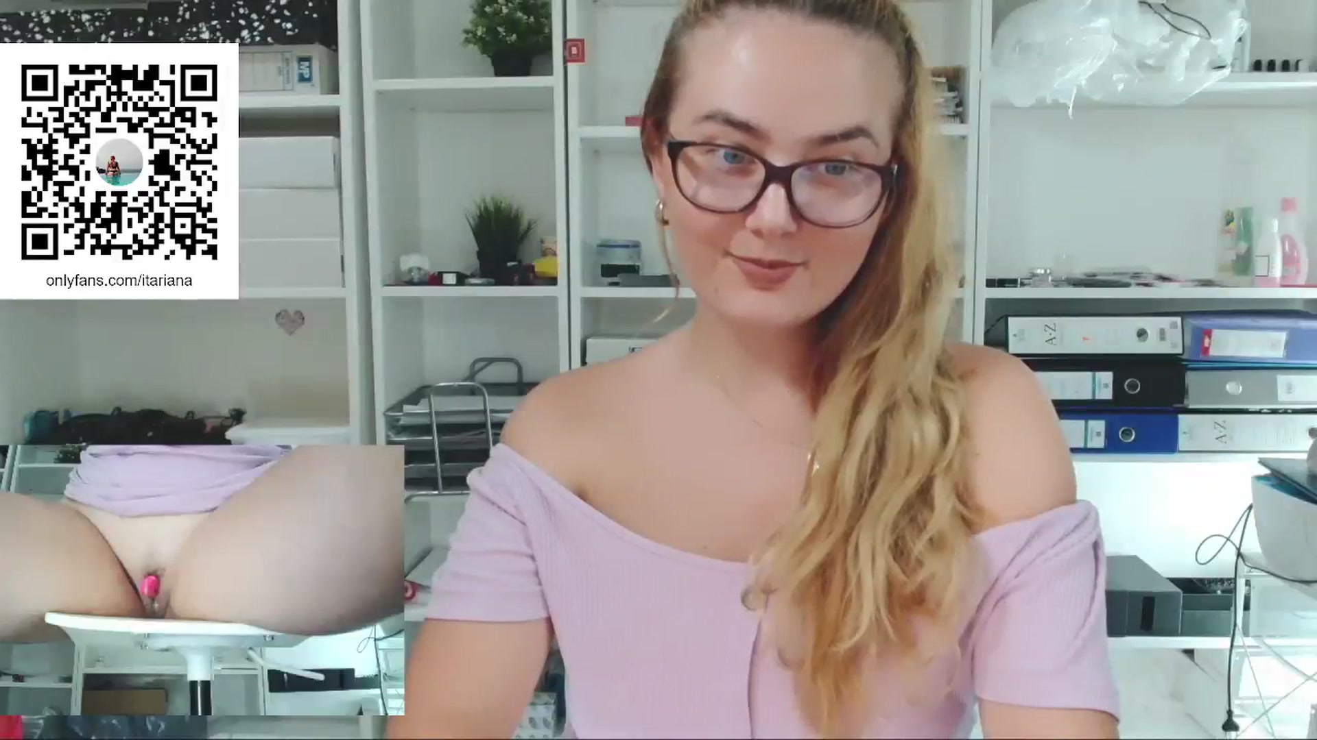 Gallery image thumbnail from IT_Ariana's myfreecams stream on, 08/17/2023, 21:18 image 5 of 20