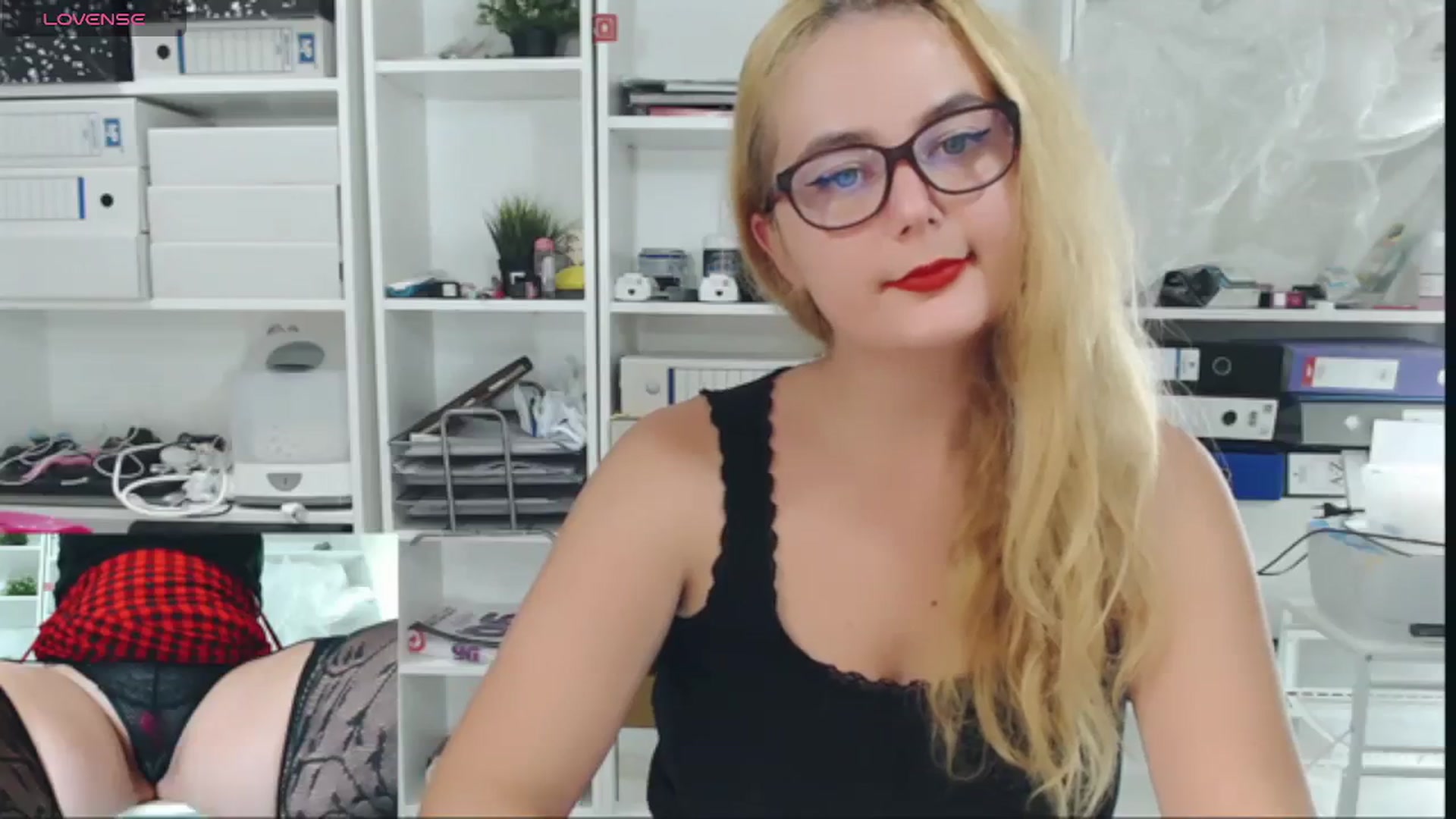 Gallery image thumbnail from IT_Ariana's myfreecams stream on, 10/25/2023, 21:02 image 6 of 20